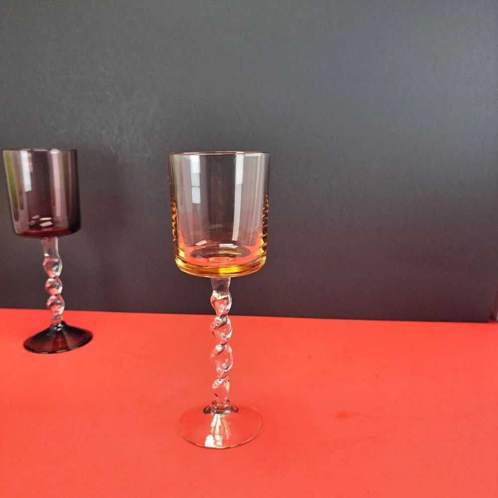 Unbranded Wine Glasses Unisex Multi-Color Excellent Twisted Spiral Stem Set of 4